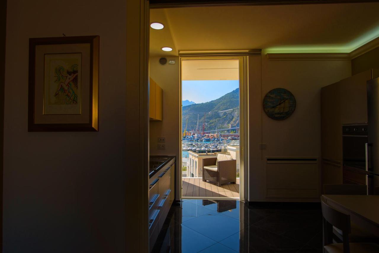 Mareluna Crescent - Luxury Seafront Experience Salernes Extérieur photo