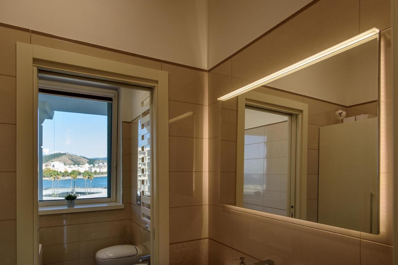 Mareluna Crescent - Luxury Seafront Experience Salernes Extérieur photo