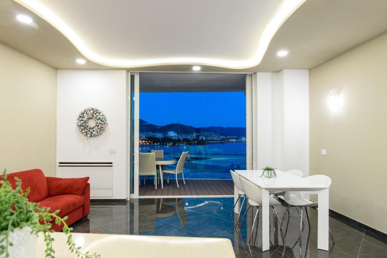 Mareluna Crescent - Luxury Seafront Experience Salernes Extérieur photo